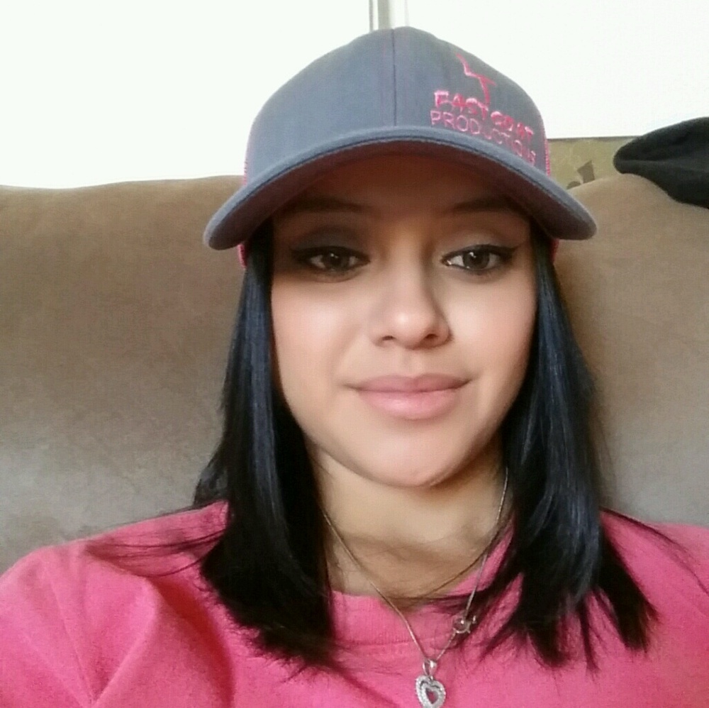 Meet your Posher, Cyndia